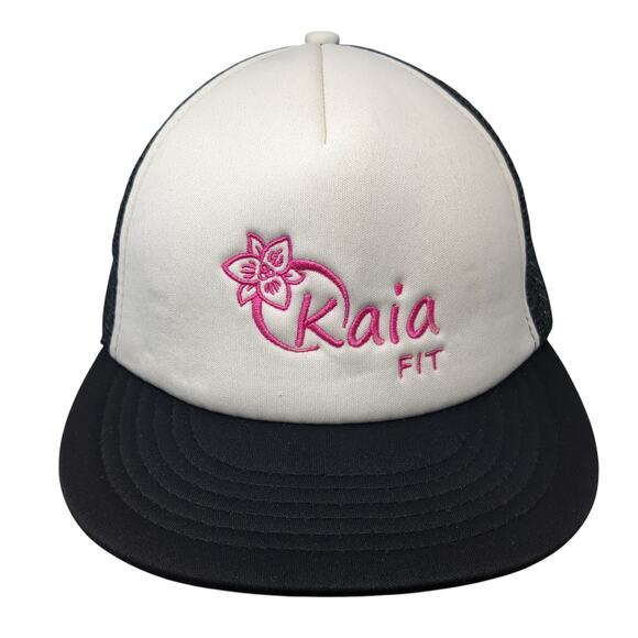 Kaia Fit Snapback Trucker Hat Black One Size Adjustable Mesh Back District - Picture 1 of 10